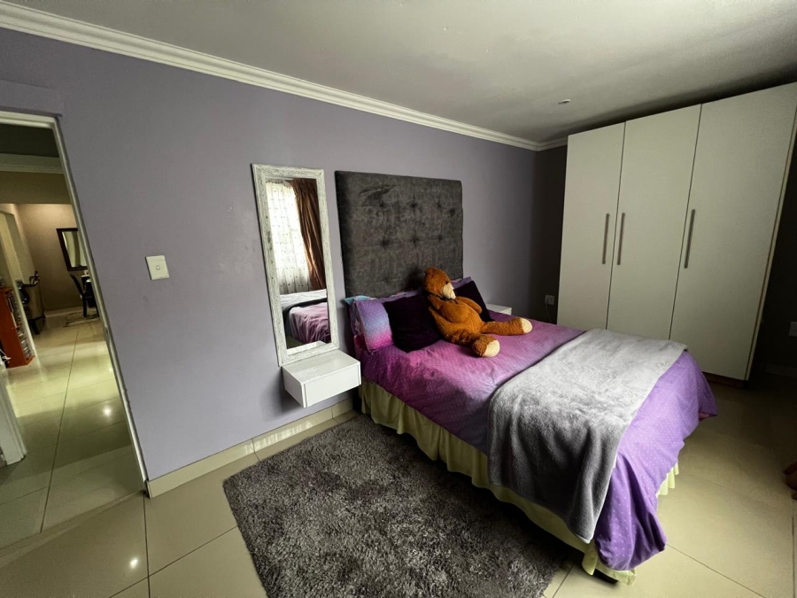 8 Bedroom Property for Sale in Abbotsford Eastern Cape
